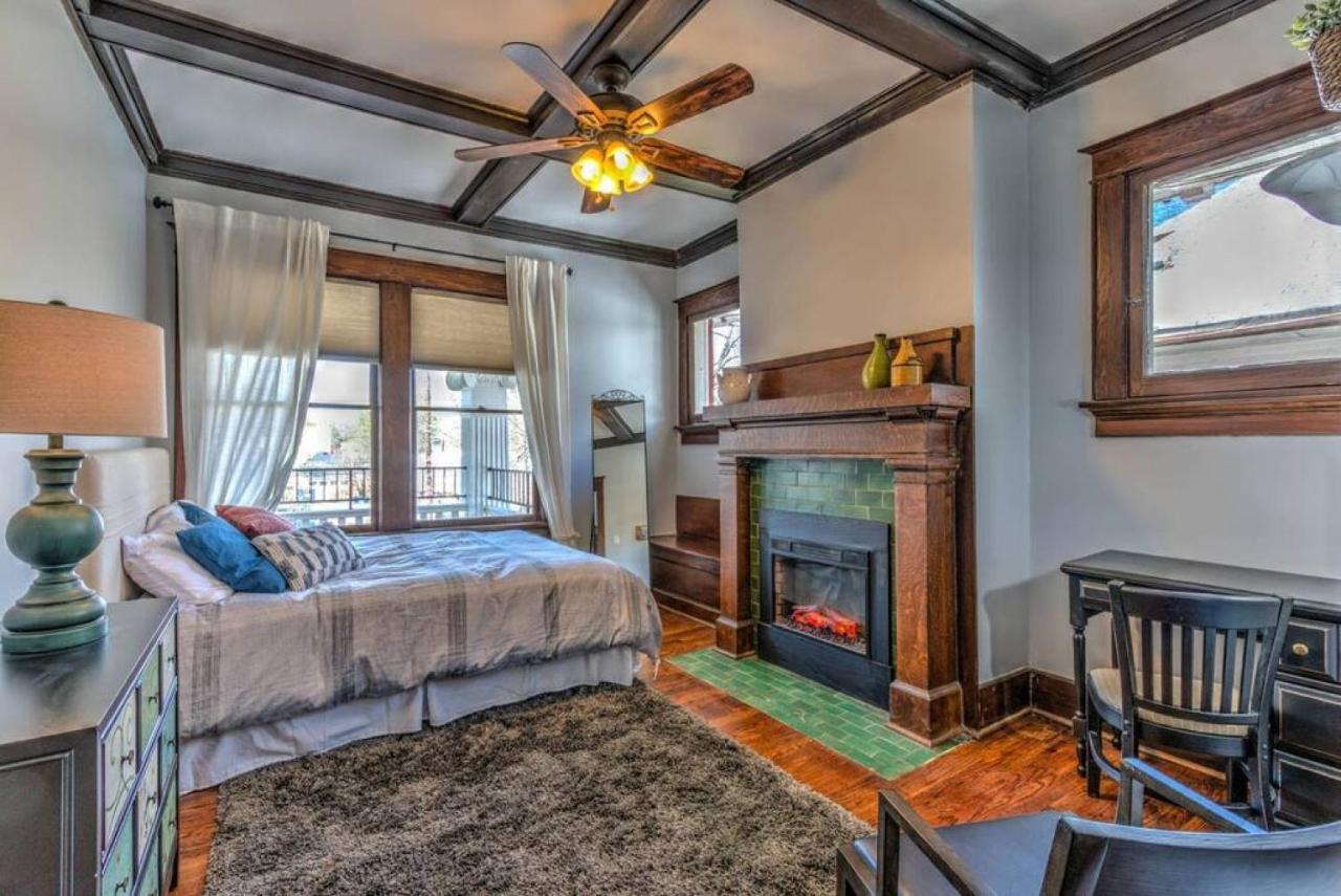 Classic Woodwork And Details In 1912 Colonial 멤피스 외부 사진